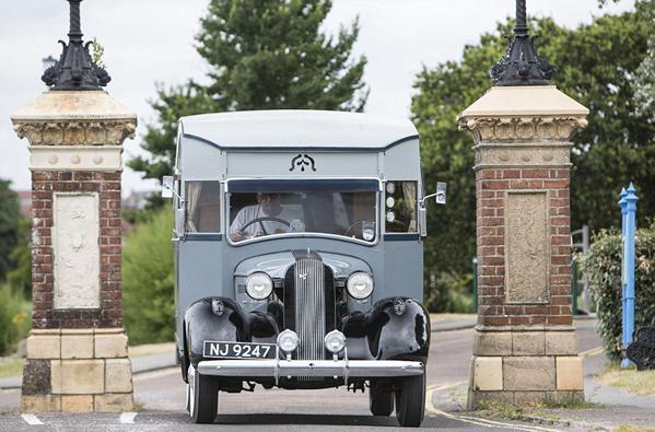 英國(guó)首輛房車(chē)即將接受拍賣(mài) 穿越80年塵封歷史